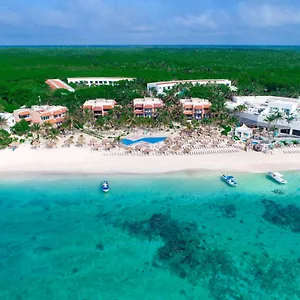 grand-oasis-tulum-akumal.quintano-roohotels.com/
